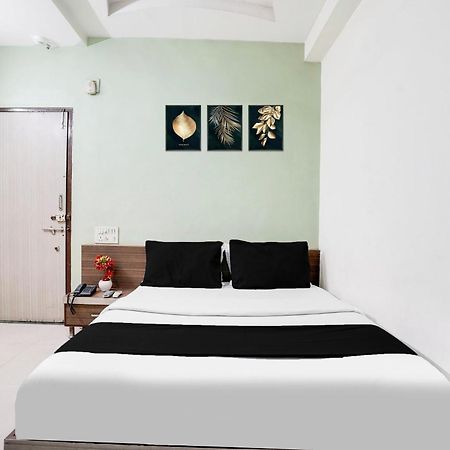 Hotel O Vanya Palace Ahmedabad Extérieur photo