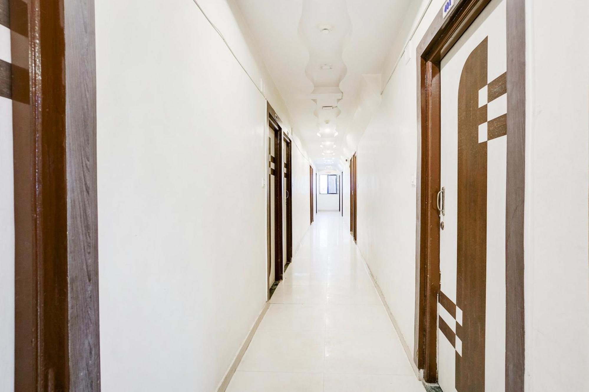 Hotel O Vanya Palace Ahmedabad Extérieur photo