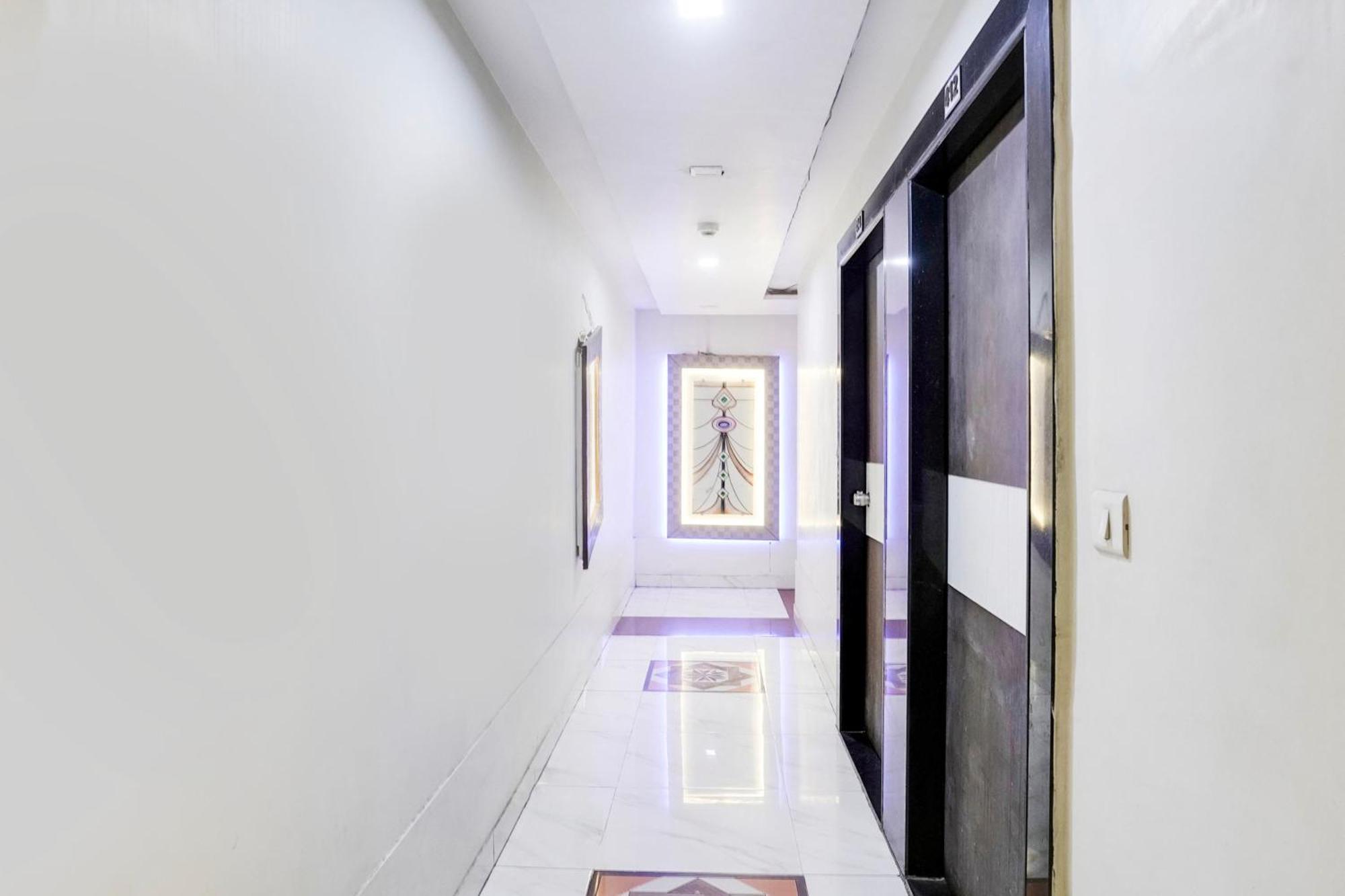 Hotel O Vanya Palace Ahmedabad Extérieur photo